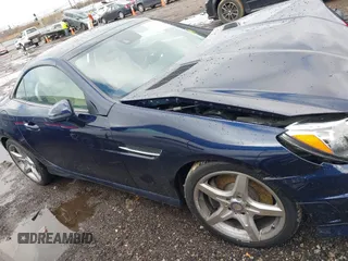 2014 Mercedes-Benz SLK 350 z VIN WDDPK5HA9EF065958, wystawiony jako IAAI lot #41474434 z przebiegiem 21 653 mil mil oraz . Historia ofert i sprzedaży dostępna na DreamBid. Obrazek 13.