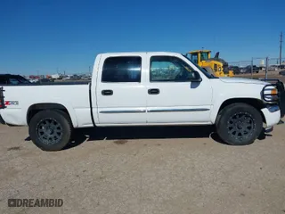 2006 GMC Sierra 1500 SLT with VIN 2GTEK13T061170674, listed as a IAAI auction lot 41680561 with 222,276 mi miles. Bid and sale history available at carsss.com. Image 13.