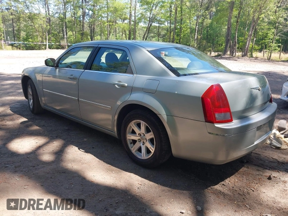 2006 Chrysler 300 Touring with VIN 2C3KA53G26H405362, listed as a IAAI auction lot 42158986 with 129,389 mi miles. Bid and sale history available at carsss.com. Image 3.