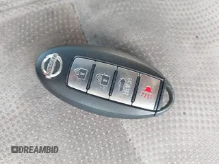 2013 Nissan Sentra SR z VIN 3N1AB7AP2DL698707, wystawiony jako IAAI lot #42277148 z przebiegiem 181 033 mil mil oraz . Historia ofert i sprzedaży dostępna na DreamBid. Obrazek 11.