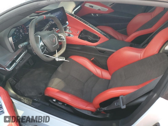2020 Chevrolet Corvette 2LT z VIN 1G1Y72D46L5111398, wystawiony jako Copart lot #79948504 z przebiegiem 27 848 mil mil oraz Szkoda całkowita • Salvage title. Historia ofert i sprzedaży dostępna na DreamBid. Obrazek 7.