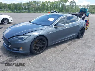 2013 Tesla Model S Performance с VIN 5YJSA1DP9DFP17832, выставлен на аукционе IAAI как лот 42444829 с пробегом 157 909 миль миль и . История ставок и продаж доступна на DreamBid. Изображение 18.