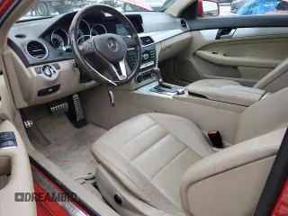2015 Mercedes-Benz C 250 z VIN WDDGJ4HB6FG367726, wystawiony jako Copart lot #58392385 z przebiegiem 154 617 mil mil oraz Szkoda całkowita • Salvage title. Historia ofert i sprzedaży dostępna na DreamBid. Obrazek 8.