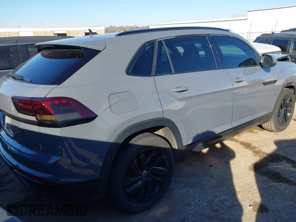 2021 Volkswagen Atlas SEL Premium with VIN 1V2TE2CAXMC215550, listed as a IAAI auction lot 41579665 with 55,264 mi miles and . Bid and sale history available at DreamBid. Image 4.