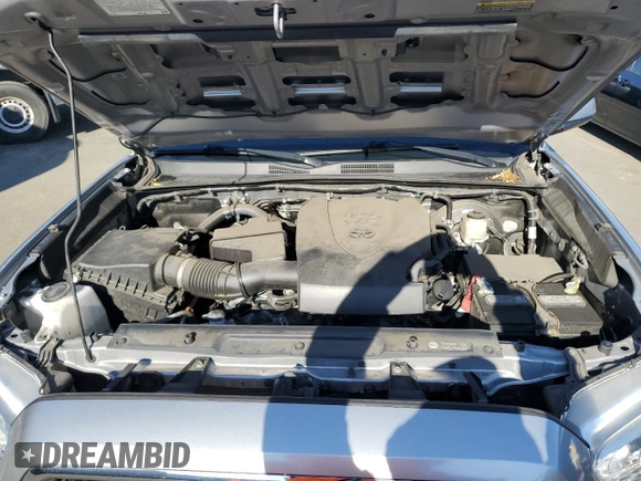 2017 Toyota Tacoma SR5 z VIN 5TFRZ5CNXHX028456, wystawiony jako Copart lot #84039894 z przebiegiem 30 670 mil mil oraz Szkoda całkowita • Salvage title. Historia ofert i sprzedaży dostępna na DreamBid. Obrazek 11.