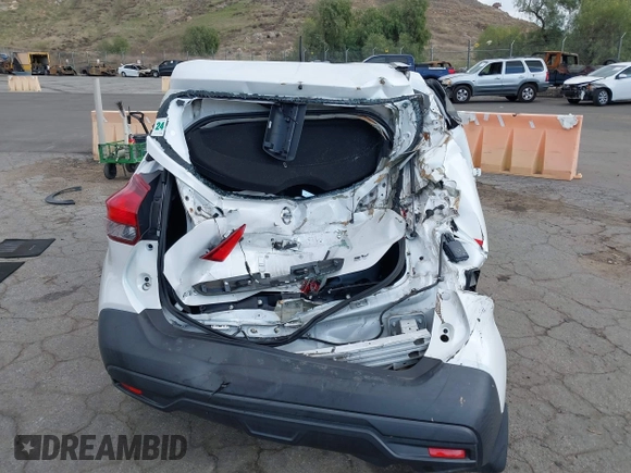 2019 Nissan Kicks S with VIN 3N1CP5CU2KL559112, listed as a IAAI auction lot 41528293 with 97,255 mi miles. Bid and sale history available at carsss.com. Image 16.