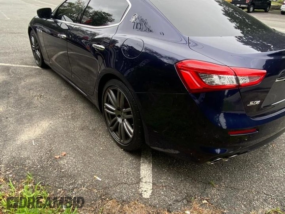 2018 Maserati Ghibli S Q4 GranLusso with VIN ZAM57YTL2J1270859, listed as a Copart auction lot 43597825 with 34,164 mi miles and Salvage Title. Bid and sale history available at carsss.com. Image 3.