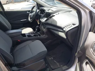 2017 Ford Escape SE with VIN 1FMCU0GD3HUD25445, listed as a IAAI auction lot 42043186 with 90,618 mi miles. Bid and sale history available at carsss.com. Image 5.