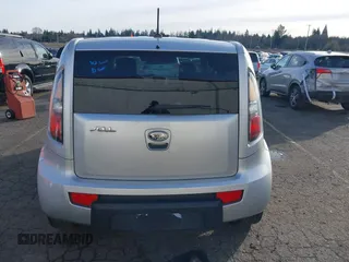 2011 Kia Soul + with VIN KNDJT2A22B7266928, listed as a IAAI auction lot 41572553 with 155,214 mi miles. Bid and sale history available at carsss.com. Image 17.
